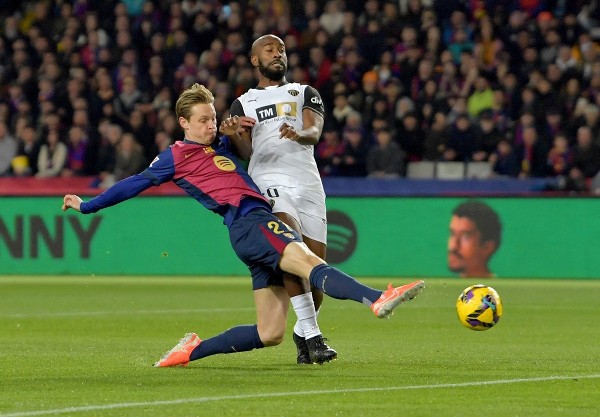 TA：阿隆索帅位暂时安全，输曼城不会让他立刻从皇马下课