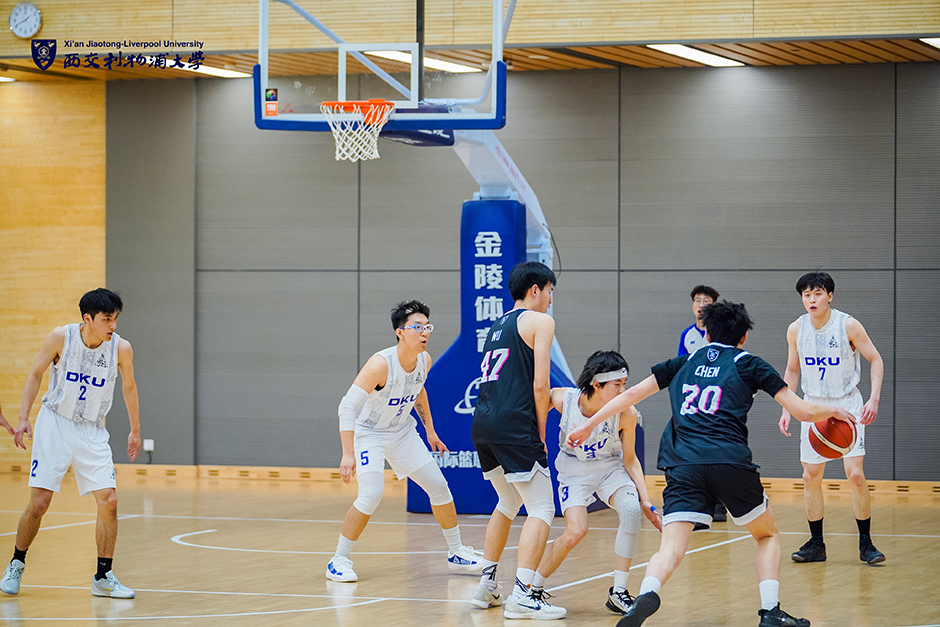 篮球CBA球队比赛精彩瞬间